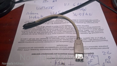 USB hosszabbító csatlakozó felszerelve