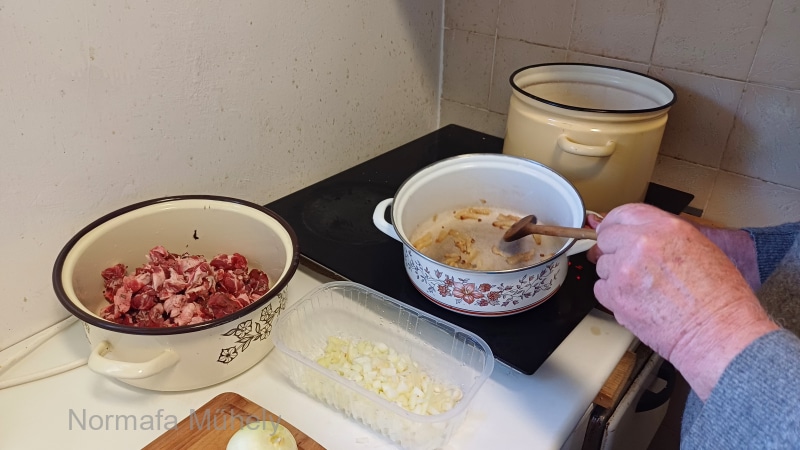 Malacporkölt előkészületi munkák.